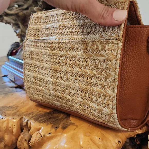 Sold - Picture 3 of 5